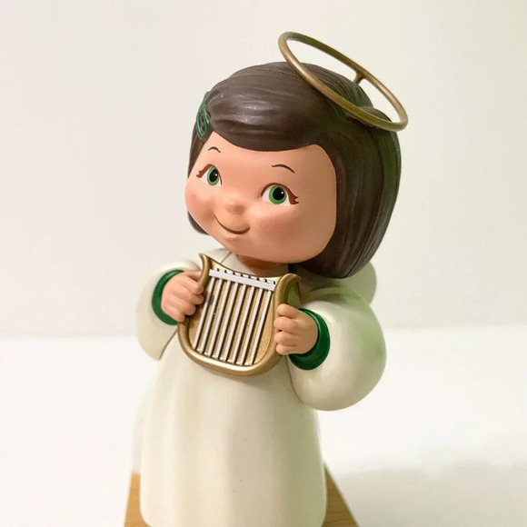 Hallmark Wireless Childrens Angel Choir Faith Christmas Pageant Motion and Sound - Picture 4 of 17